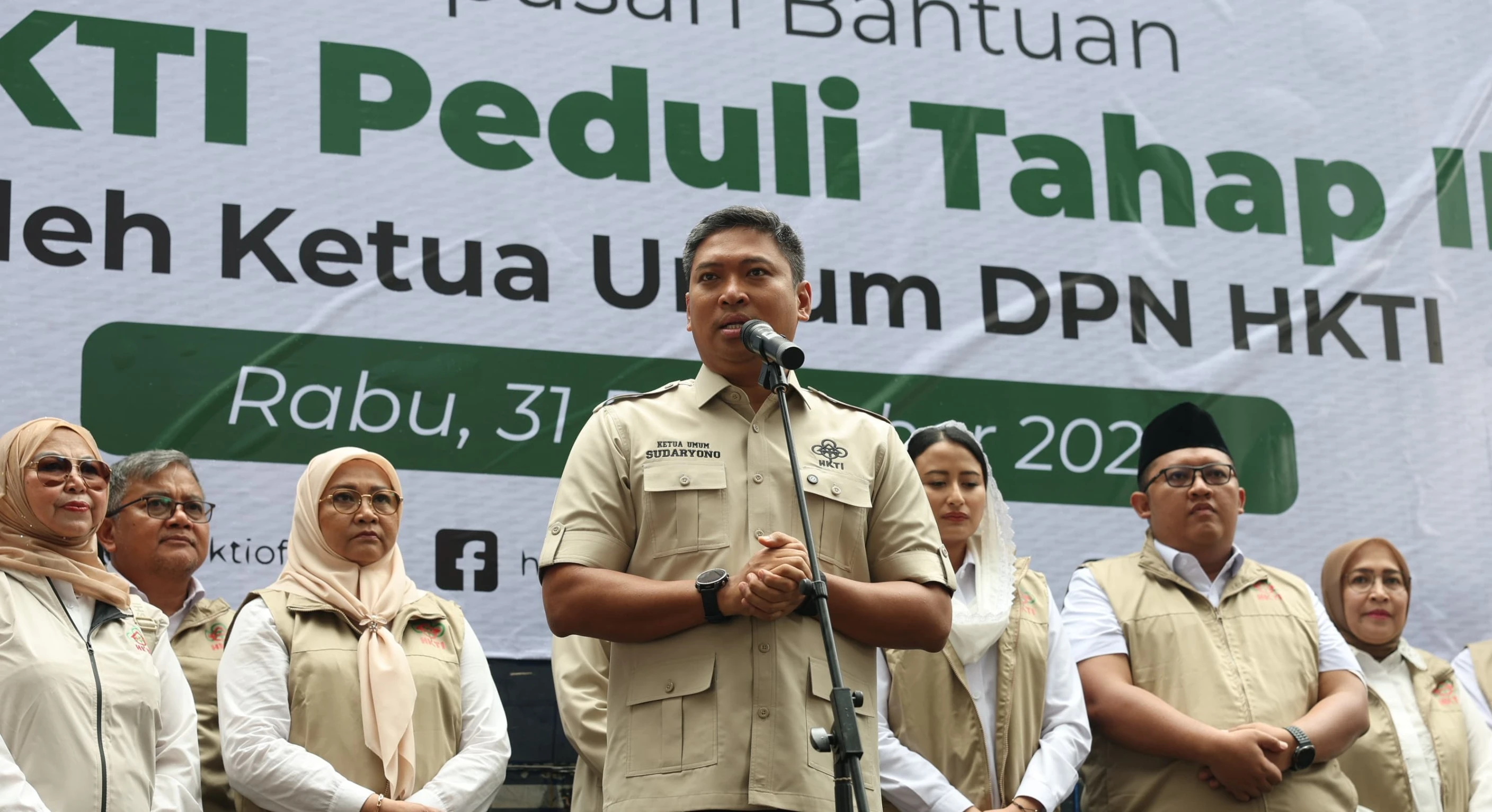 Wamentan Sudaryono Lepas Bantuan HKTI Peduli Tahap II untuk Korban Bencana di Aceh